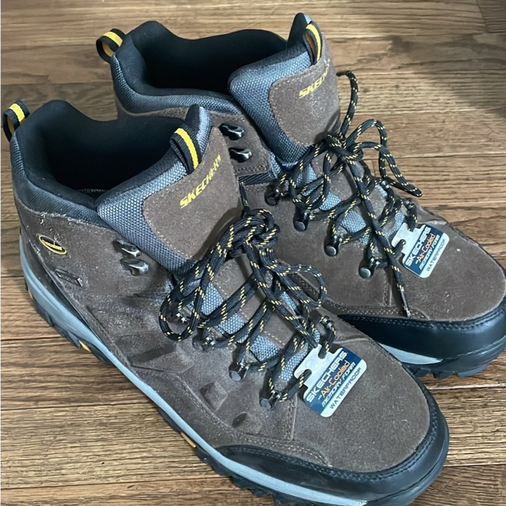 Skechers Brown and Black Men's Waterproof Hiking Boots size 14